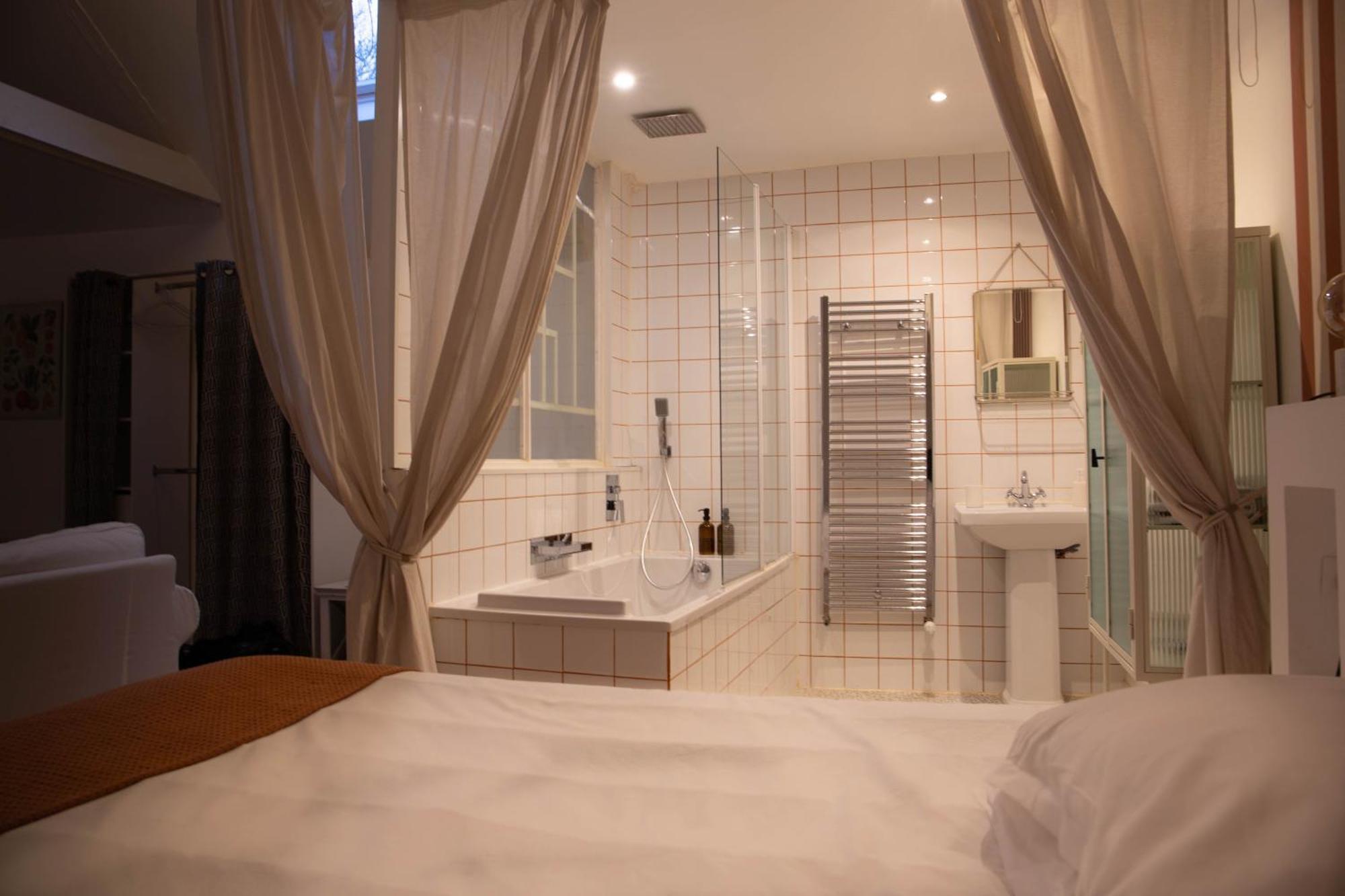Artefact Bed & Breakfast Lamballe Phòng bức ảnh